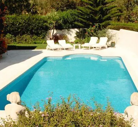 Sleeps 8 Air Con *