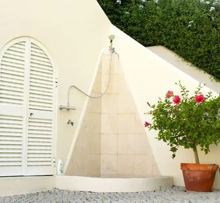 Sleeps 8 Air Con *