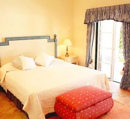 Sleeps 8 Air Con Vila
