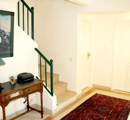 Sleeps 8 Air Con
