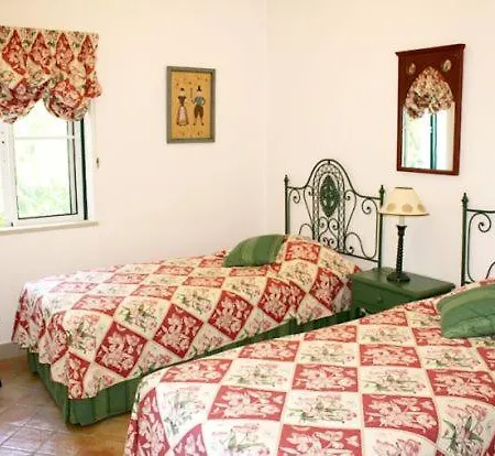 Sleeps 8 Air Con Villa *